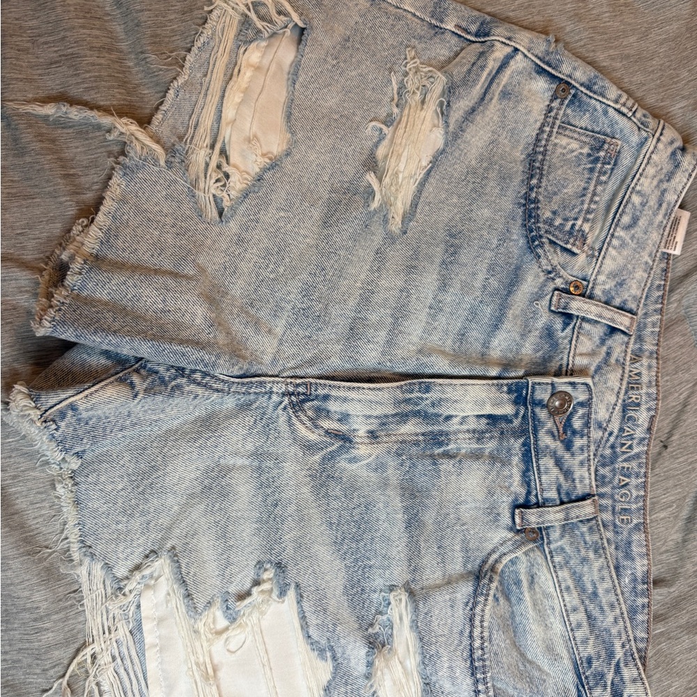American Eagle Outfitters Light Blue Distressed Denim Shorts - Picture 1 of 9